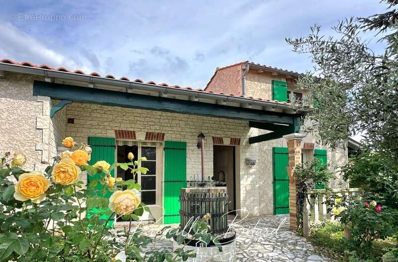 Maison à AIGREFEUILLE-D'AUNIS