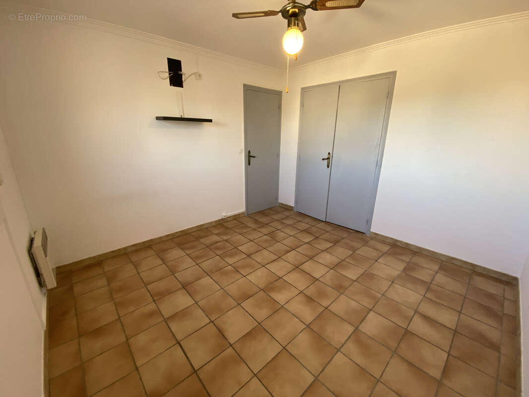 Maison à SAINT-LAURENT-DE-LA-SALANQUE