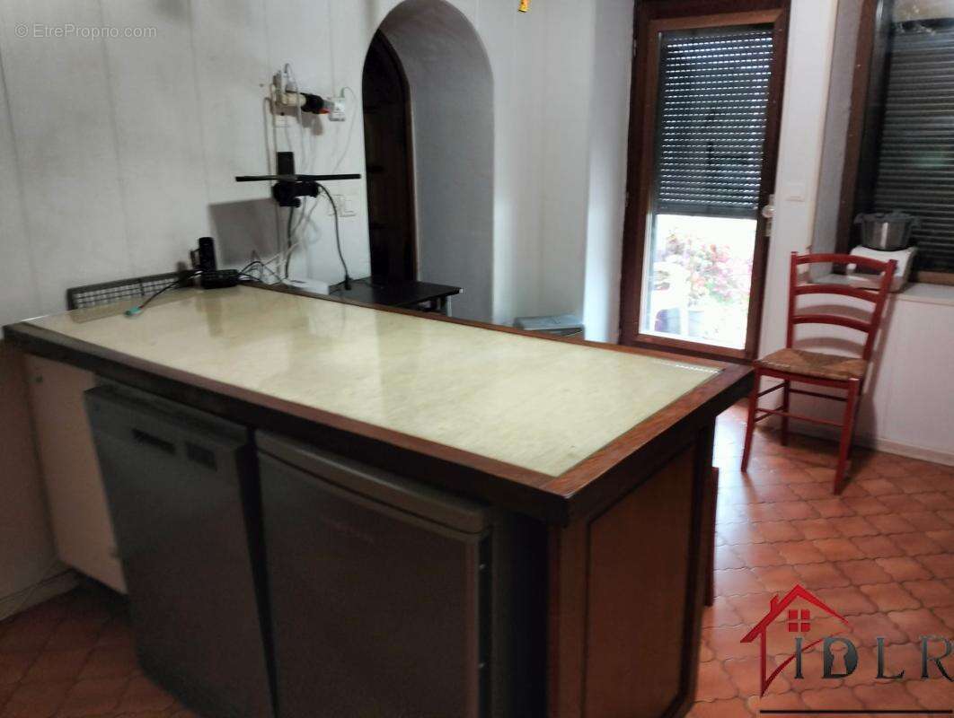 maison avec deux logements et piscine - photo 7