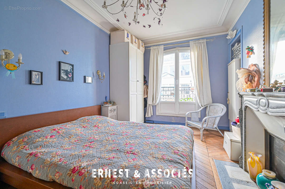 Appartement à PARIS-10E