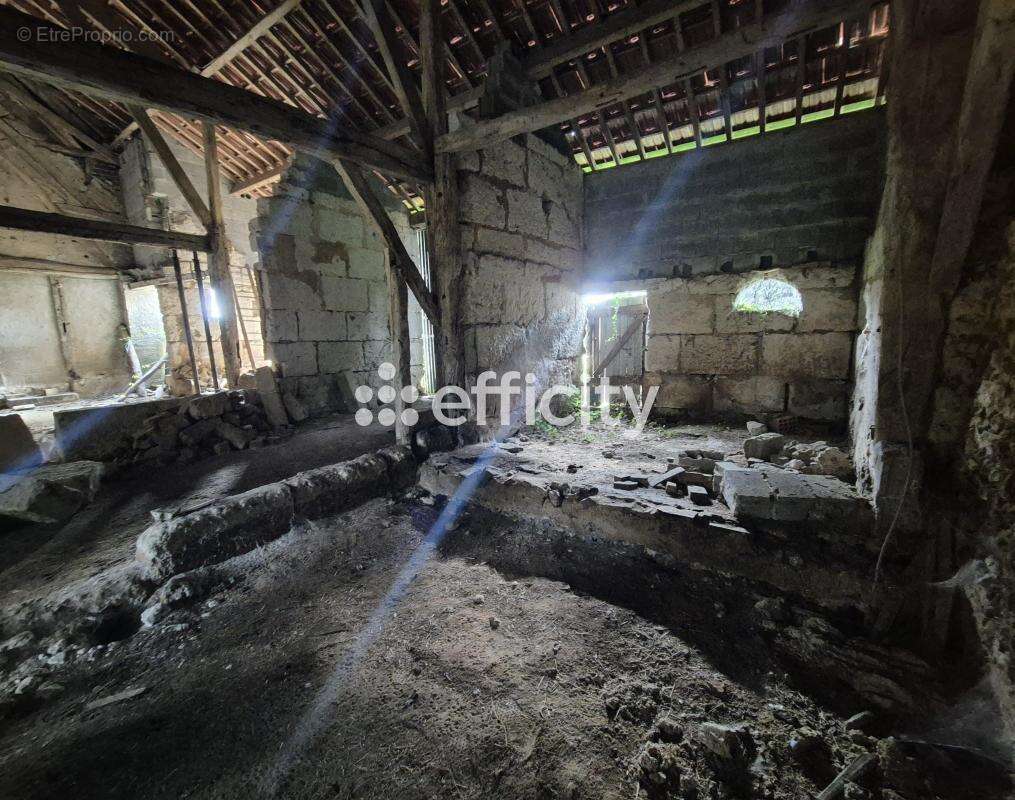 Maison à EPUISAY