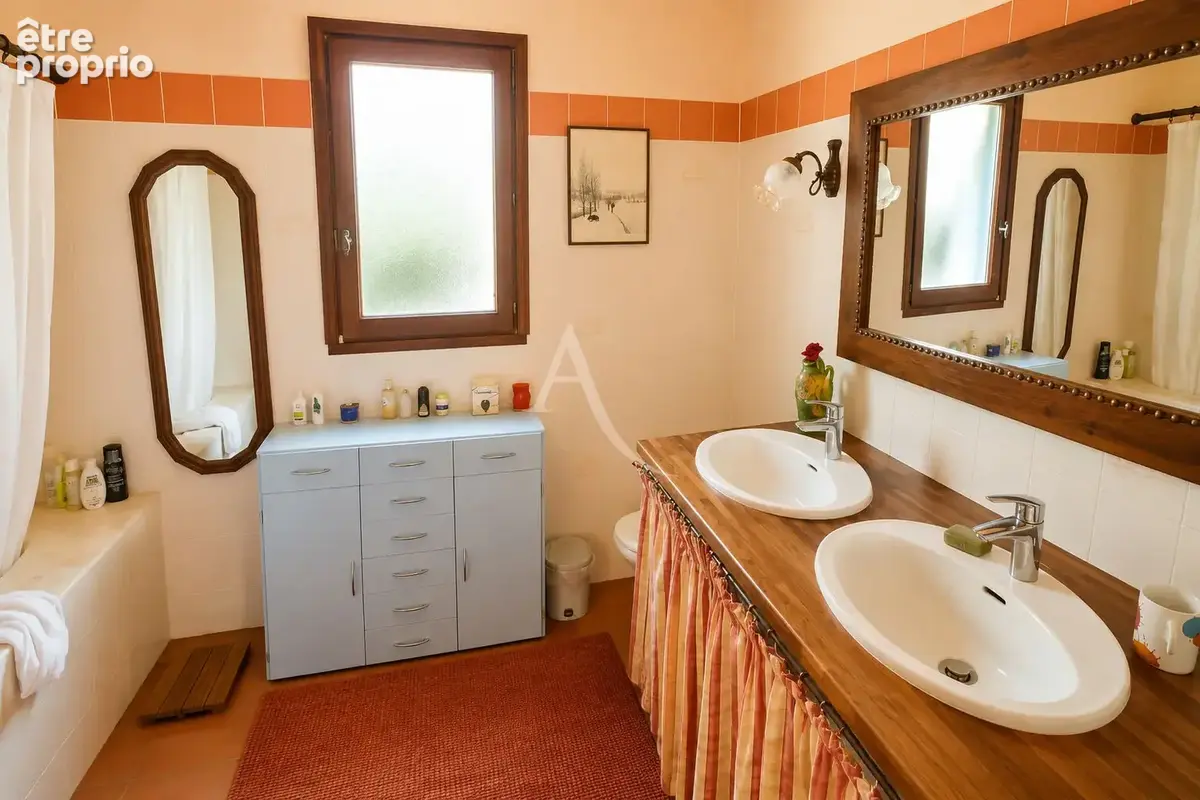 Maison de caractère à rénover à l Île D Olonne 6 pièce(s) et parcc de 3500 m2 - photo 7
