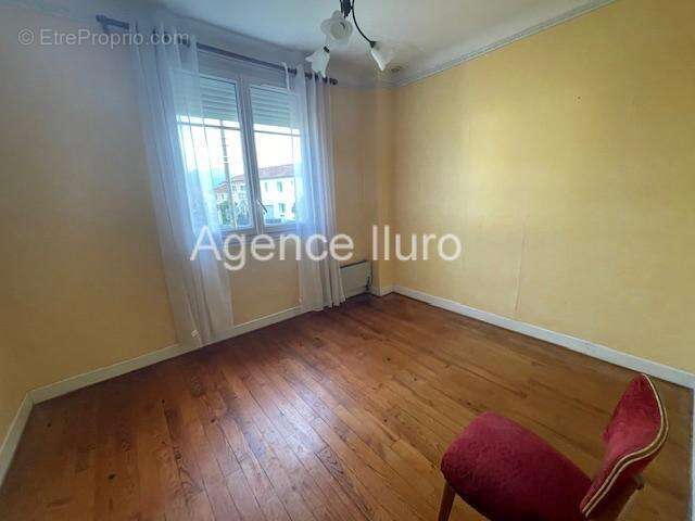 - maison t6 avec jardin et garage dans secteur recherche - - photo 8