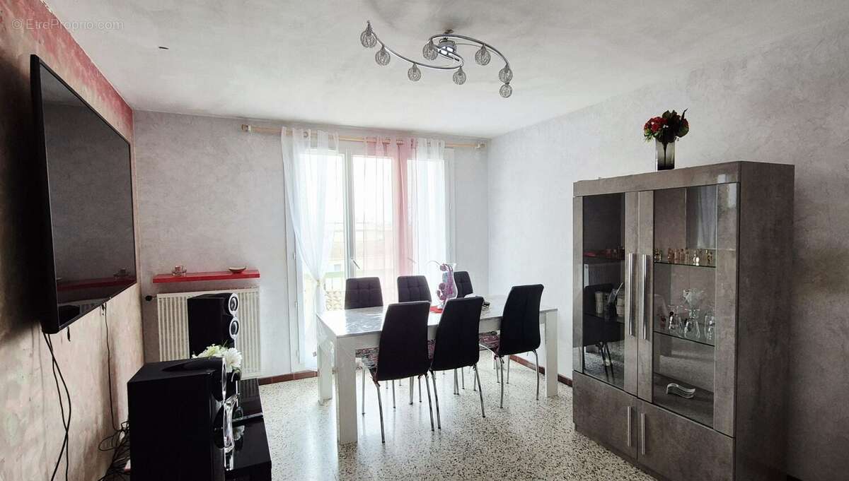 Appartement à MARSEILLE-3E