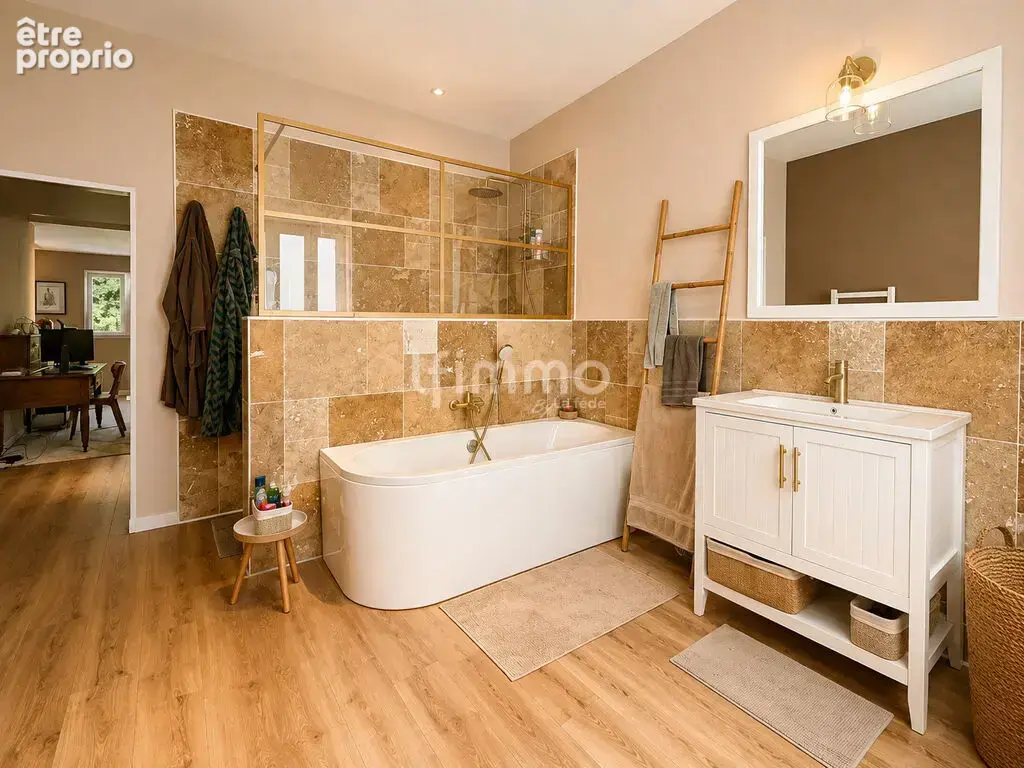 Ne vous fiez pas à la façade, l’intérieur risque de vous surpren - photo 14