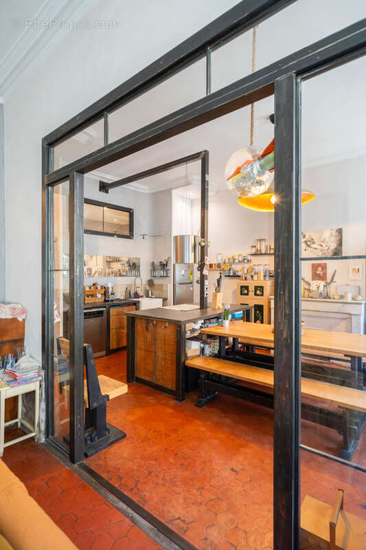 Appartement à MARSEILLE-1E