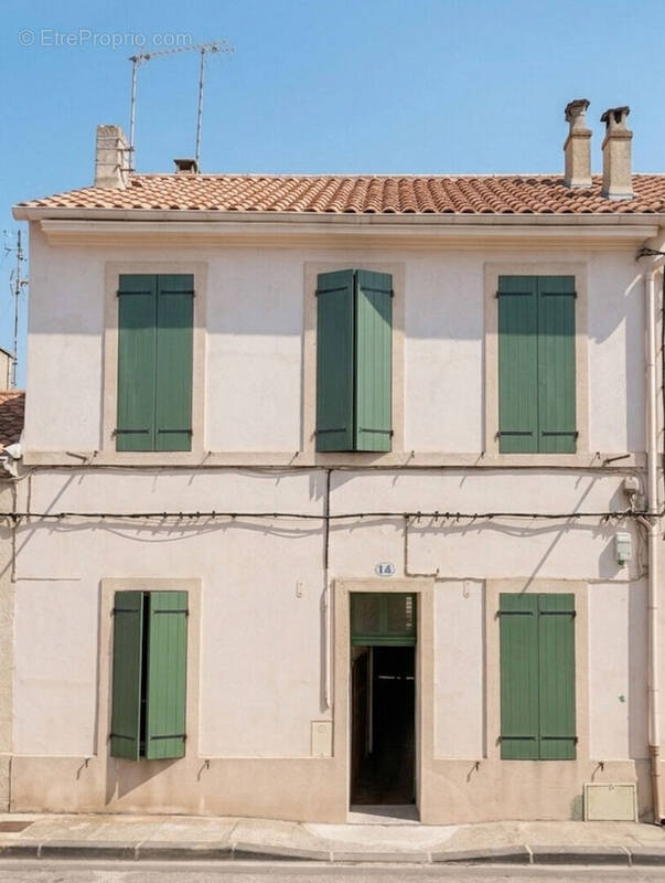 Appartement à MARSEILLE-4E