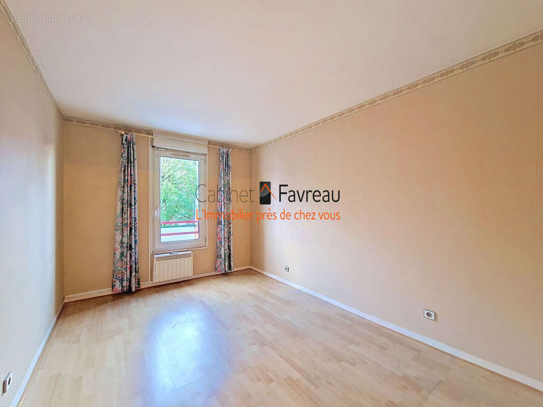 Appartement à FRESNES