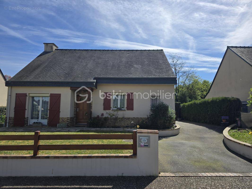 Maison à NOYAL-CHATILLON-SUR-SEICHE