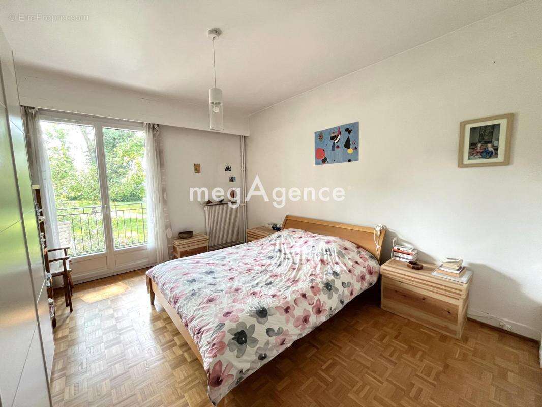 Appartement à SAINT-NOM-LA-BRETECHE