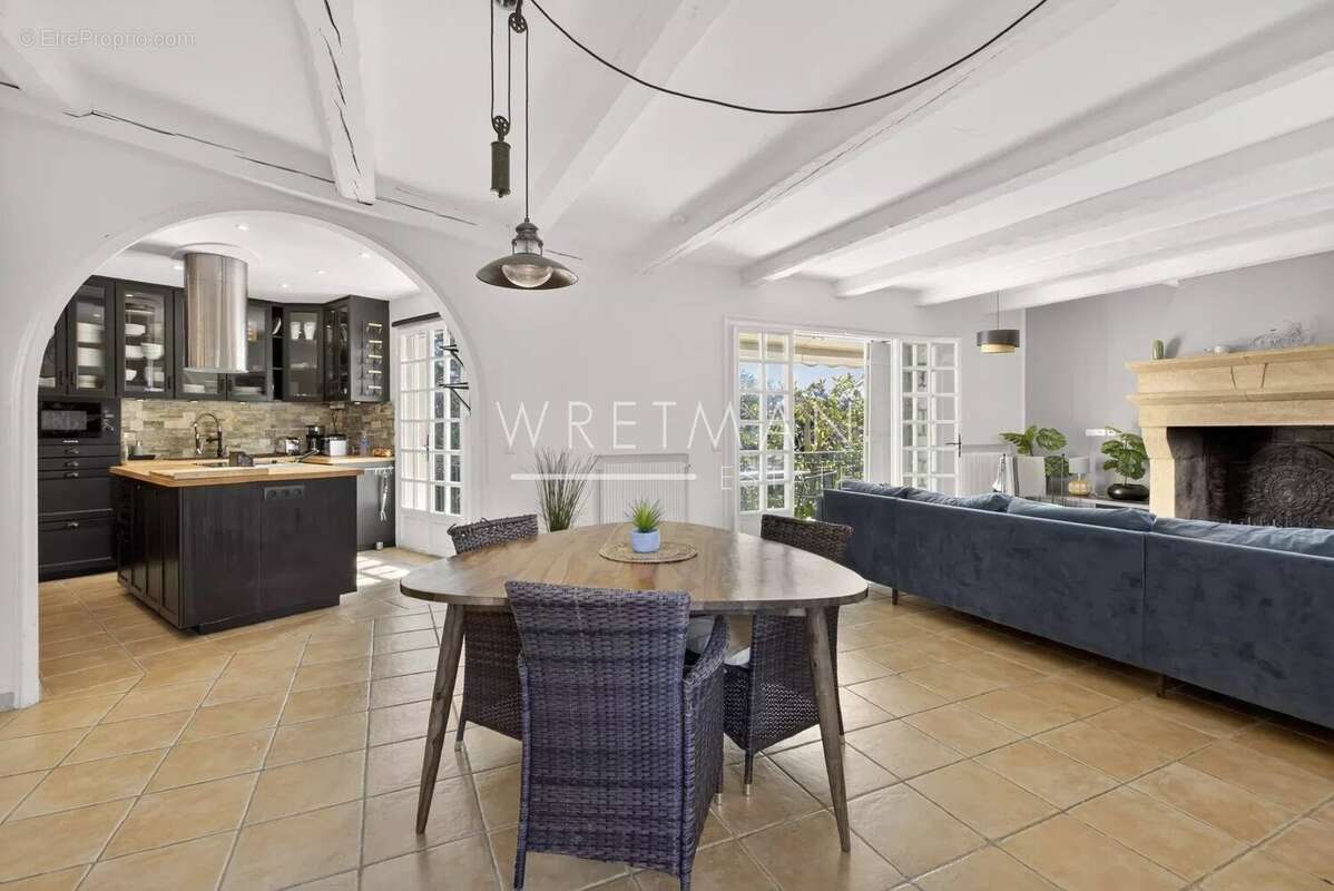 Maison à MANDELIEU-LA-NAPOULE