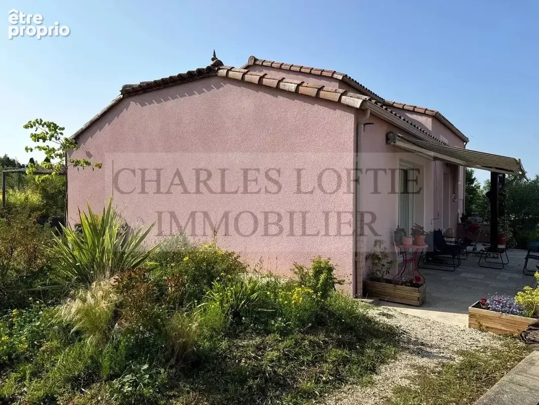 Maison et piscine sur 1770 m² de terrain - photo 22