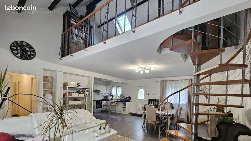 REBAIS (77) à vendre  belle maison contemporaine de 135 m² - photo 4