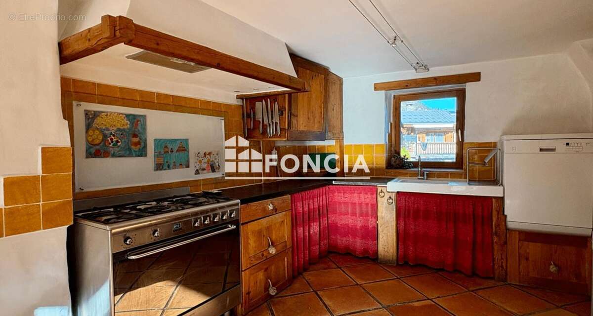 Maison à LES ALLUES