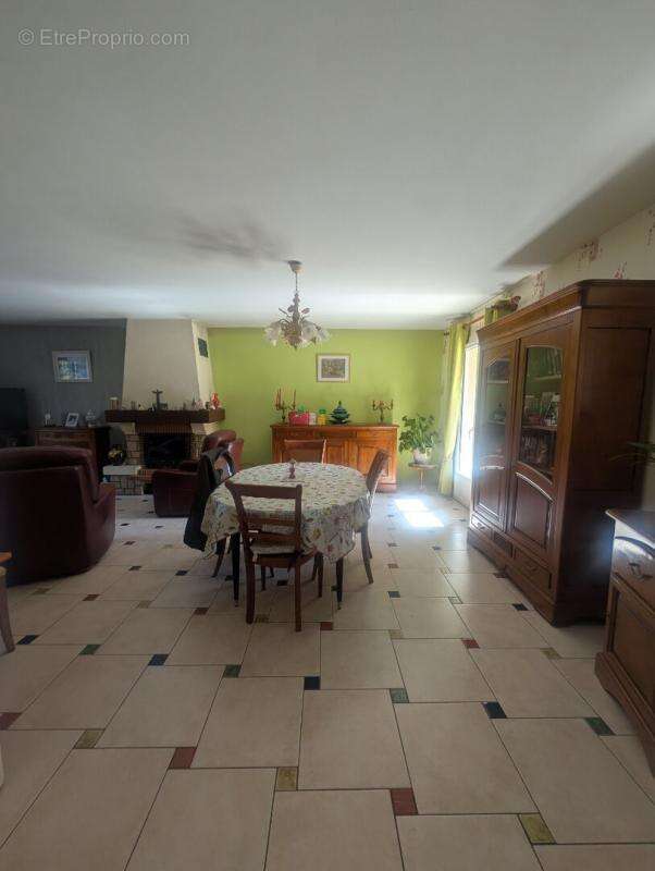 Maison à LA BREILLE-LES-PINS