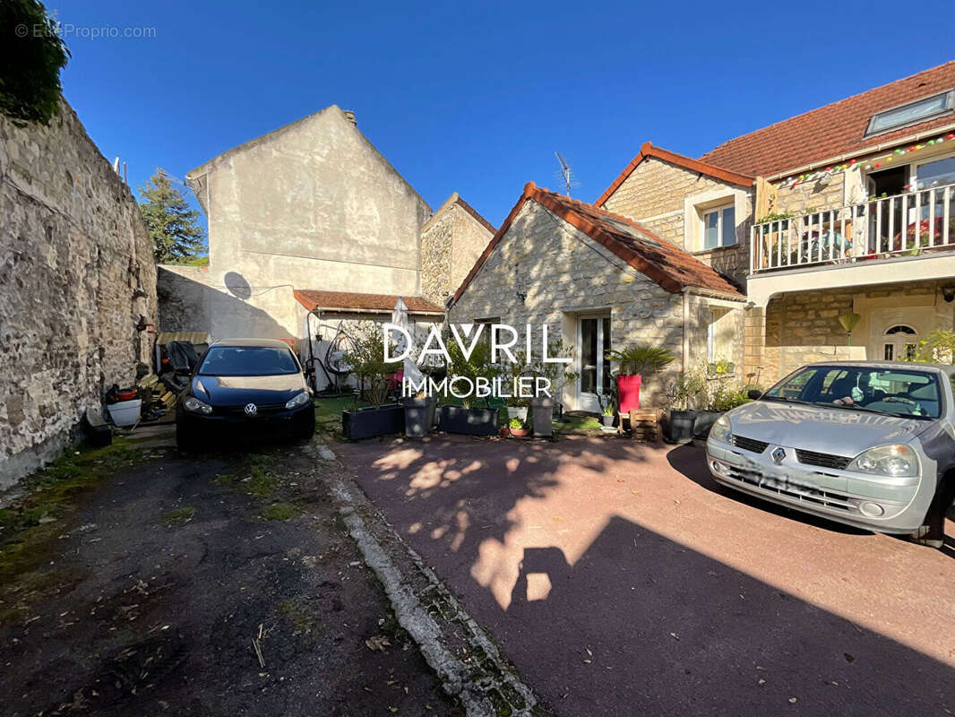 Appartement à MAURECOURT