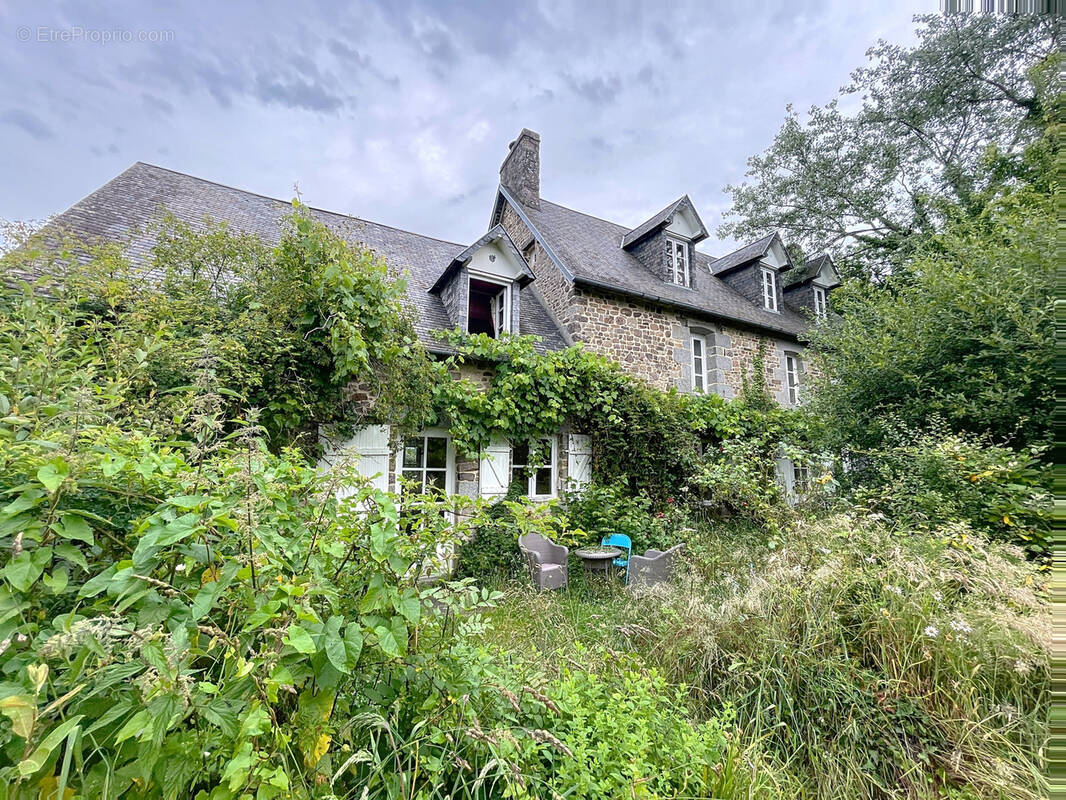 Maison à SAINT-JEAN-DES-CHAMPS