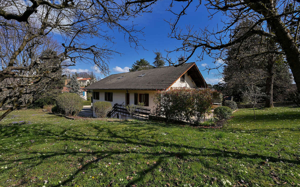 Maison à COLLONGES-AU-MONT-D'OR