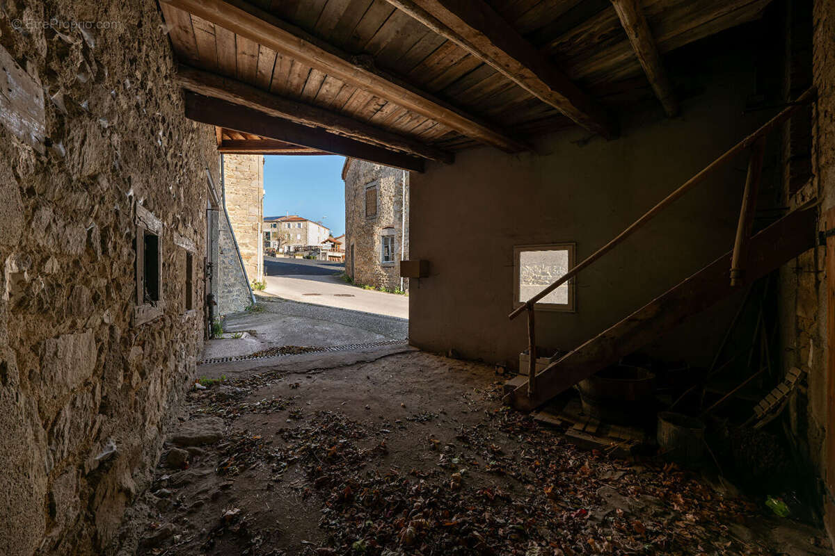 Maison à CHAMPAGNAT-LE-JEUNE