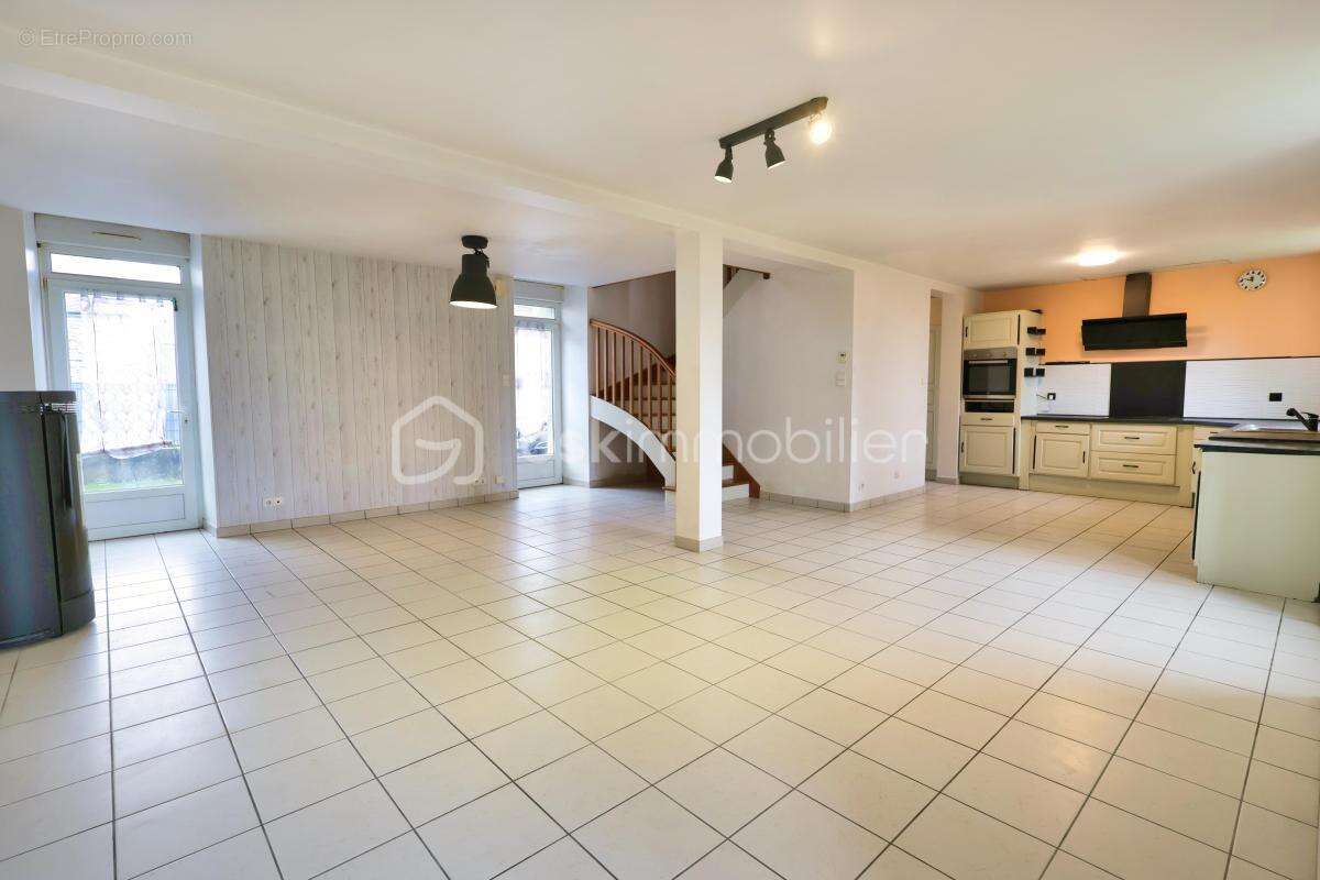 Maison à LAZ