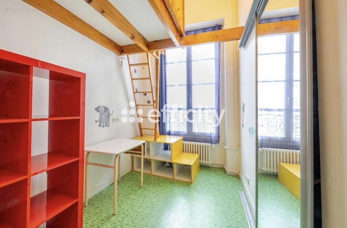 Appartement à PARIS-10E