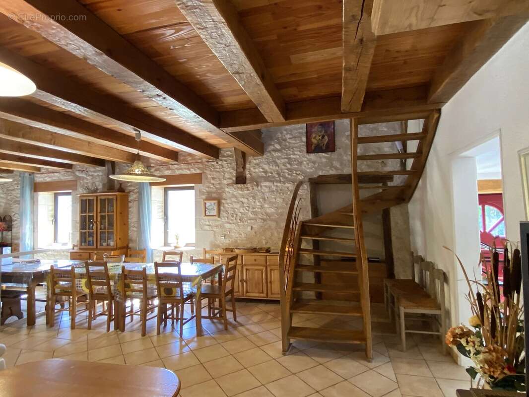 Ensemble authentique de fermes en pierre du Quercy - Porte-du-Quercy - photo 12