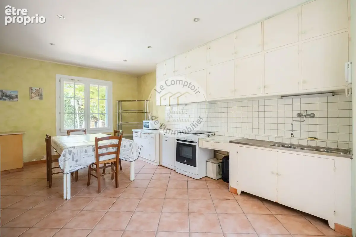 Maison familiale type 5 avec piscine, toit-terrasse et dépendances   Montolivet 12e - photo 6