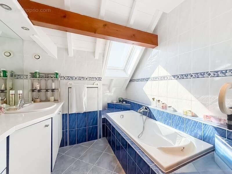 Maison à VETRAZ-MONTHOUX