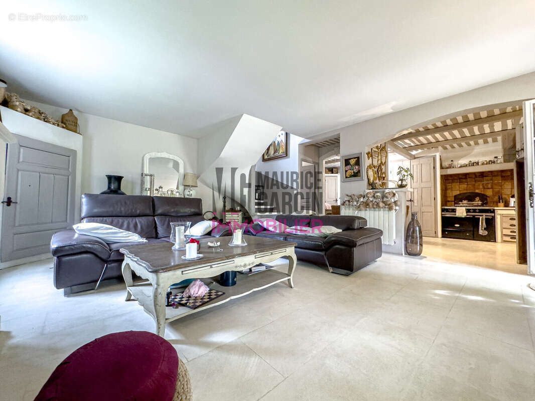 Maison à PERNES-LES-FONTAINES