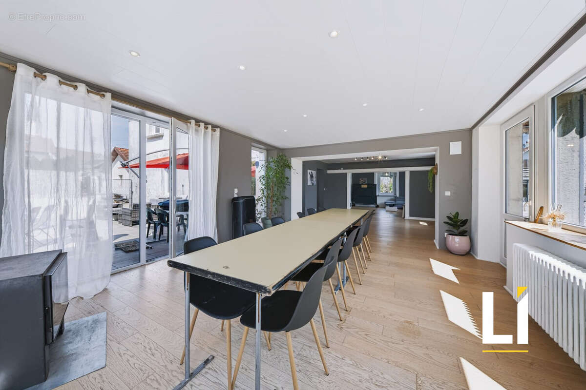 Maison 236 m² à Les Ecorces  - photo 6