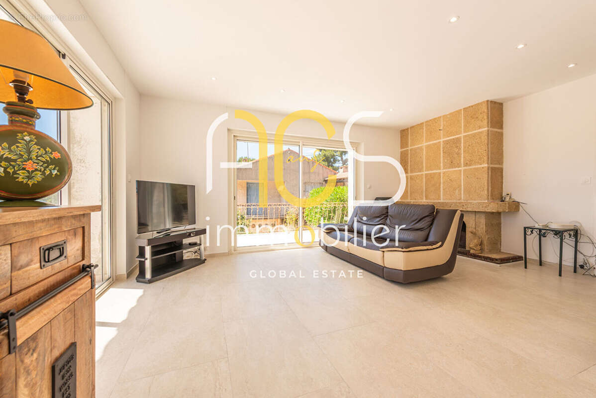 Maison Saint-Julien-Les-Martigues 4 pièce(s) 103m2 + dépendance 65m2 garage piscine - photo 10