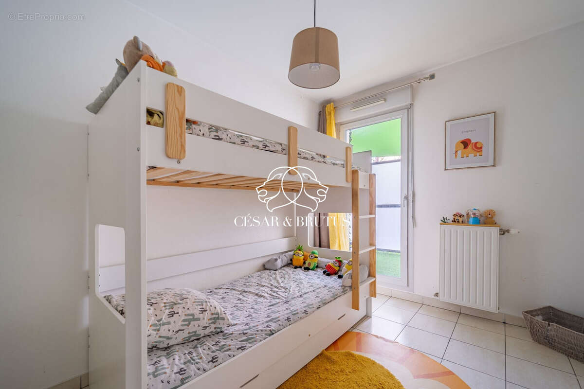 Appartement 68 m² à Saint-Fons  - photo 5