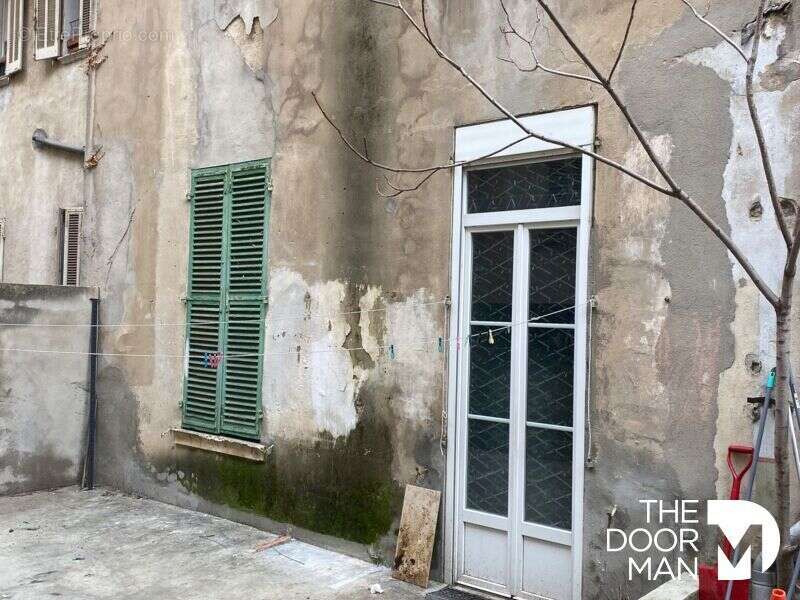 Immeuble 83000 - photo 5