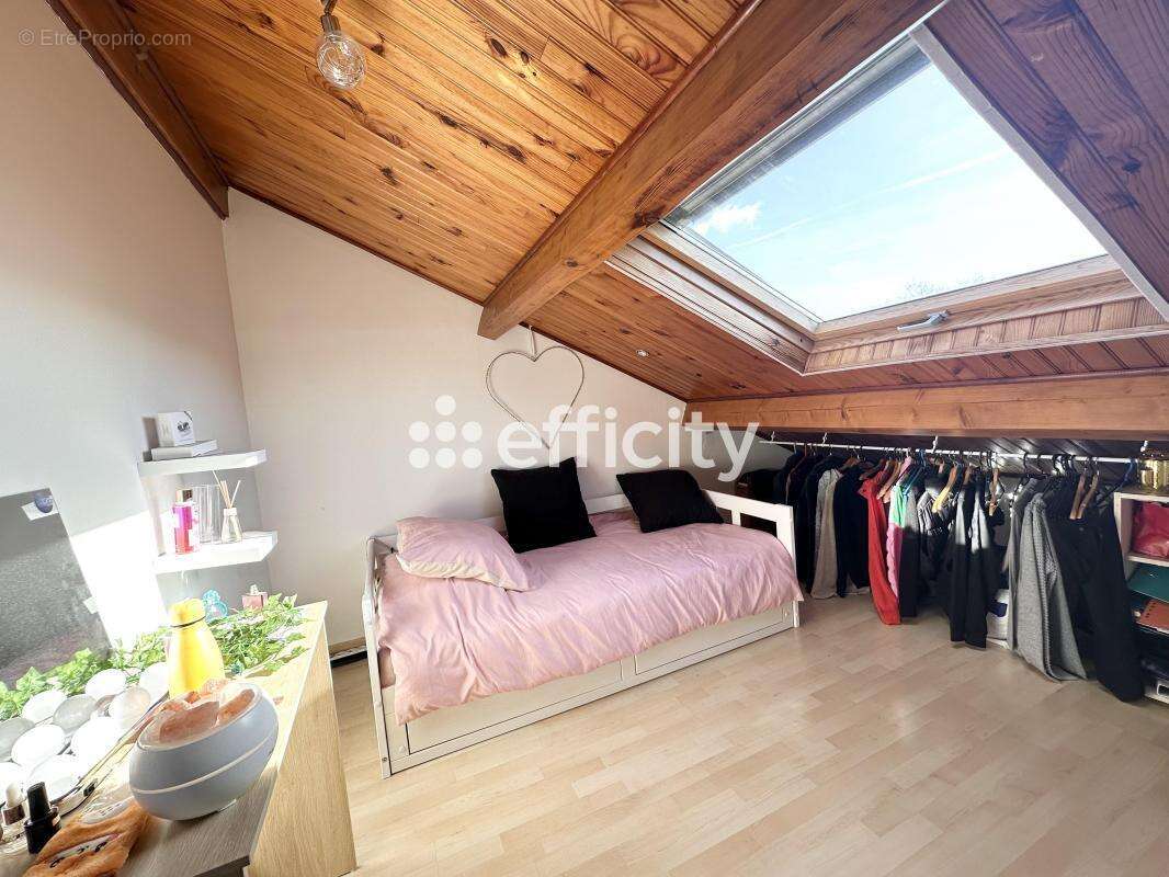 Maison à DECINES-CHARPIEU