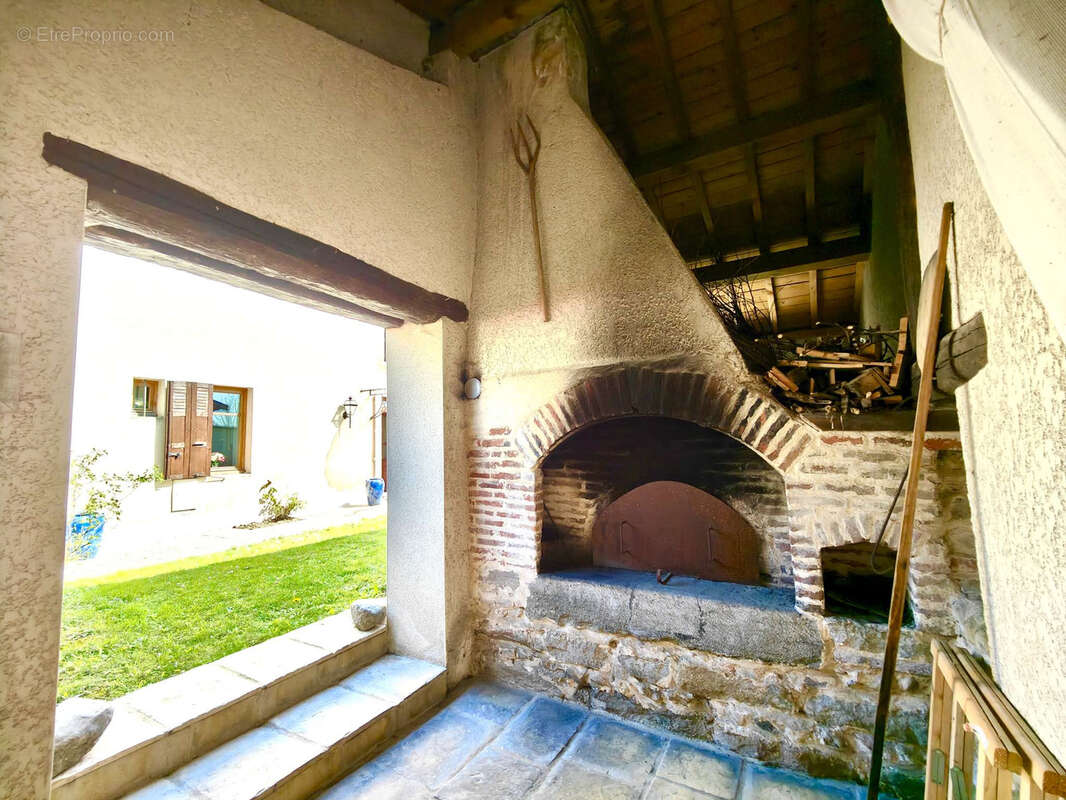 Maison à VILLIEU-LOYES-MOLLON