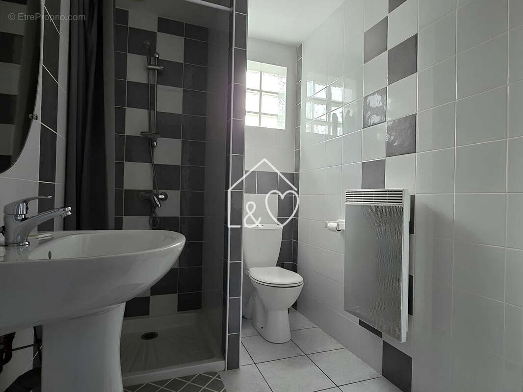 Maison à SAINT-MARTIN-DES-NOYERS