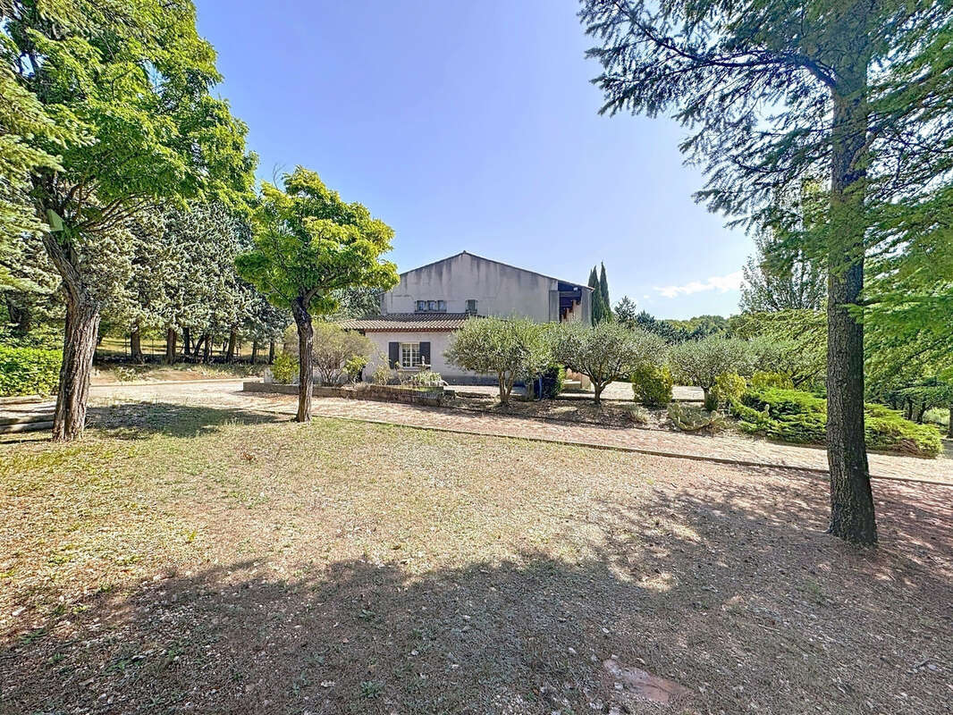 Maison à SAIGNON