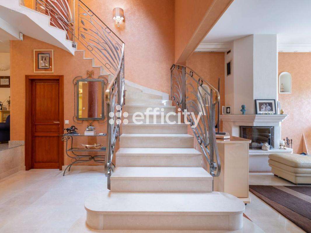 Maison à BRY-SUR-MARNE