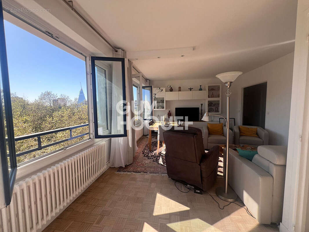 Appartement à PARIS-15E