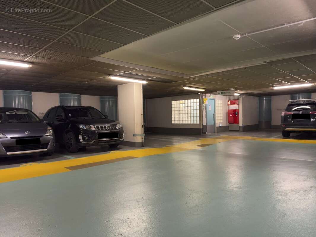 Parking à PARIS-5E