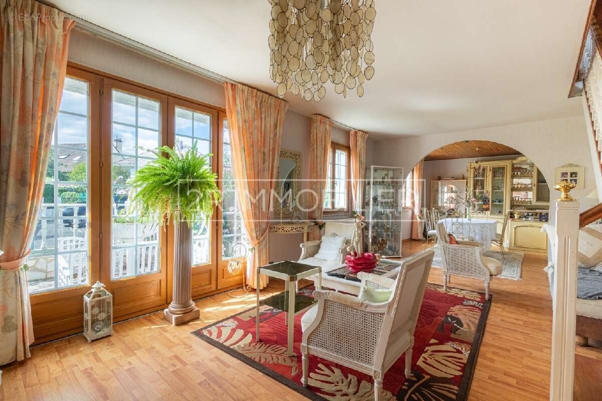 Maison à OZOIR-LA-FERRIERE