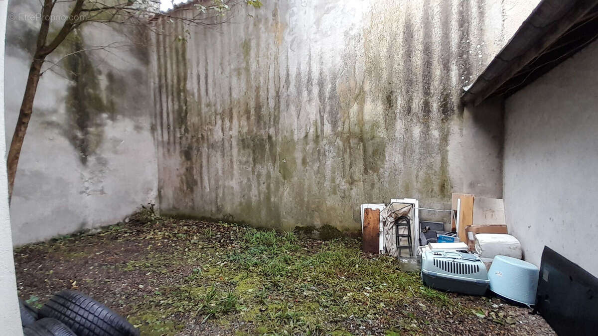 Lot 2 appart loués - 69 m2 - terrasse & jardinet - photo 7