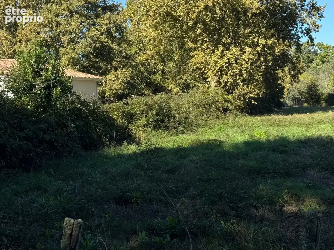 Terrain à bâtir de 980 m² à LISTRAC-MEDOC (33) - photo 1