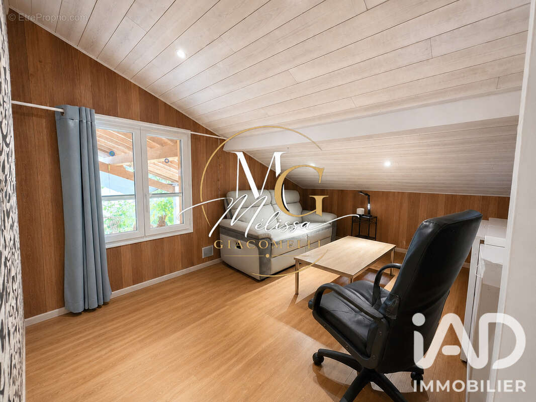 Maison 170 m² à Sauveterre-De-Guyenne  - photo 8