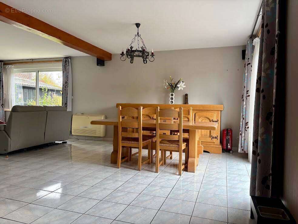 Maison à TRESSIN