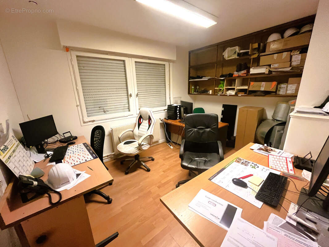 Commerce à NOGENT-LE-PHAYE