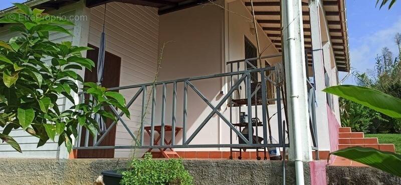 Maison à PETIT-BOURG