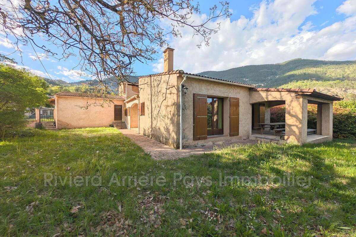 Maison à PUGET-THENIERS