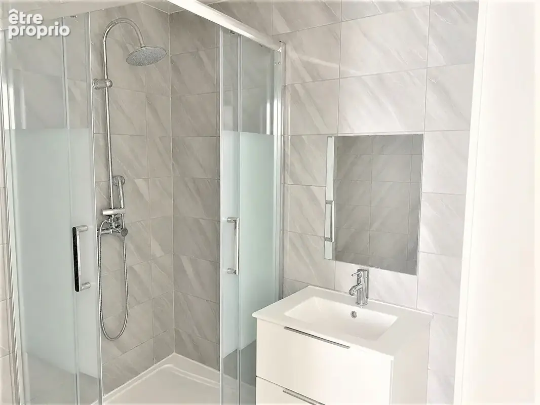 Appartement  3 pièce(s) 50m² + 2 Caves + Cabanon - photo 5