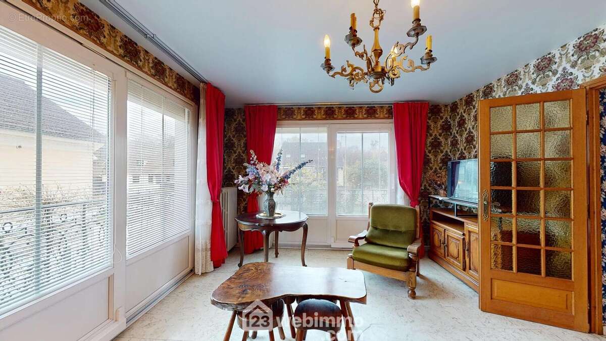 Maison à LACROIX-SAINT-OUEN